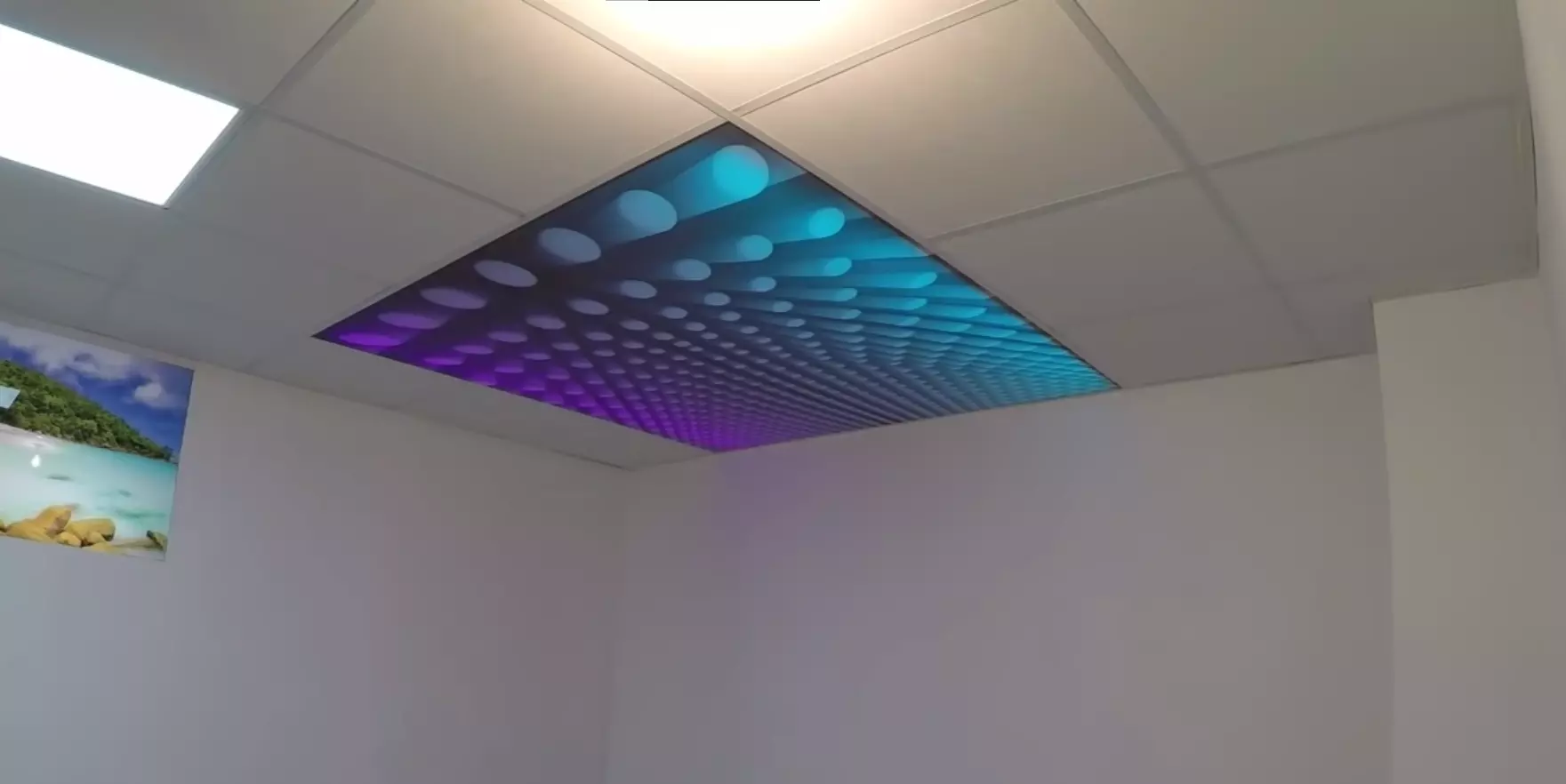 3D натяжной потолок для офиса